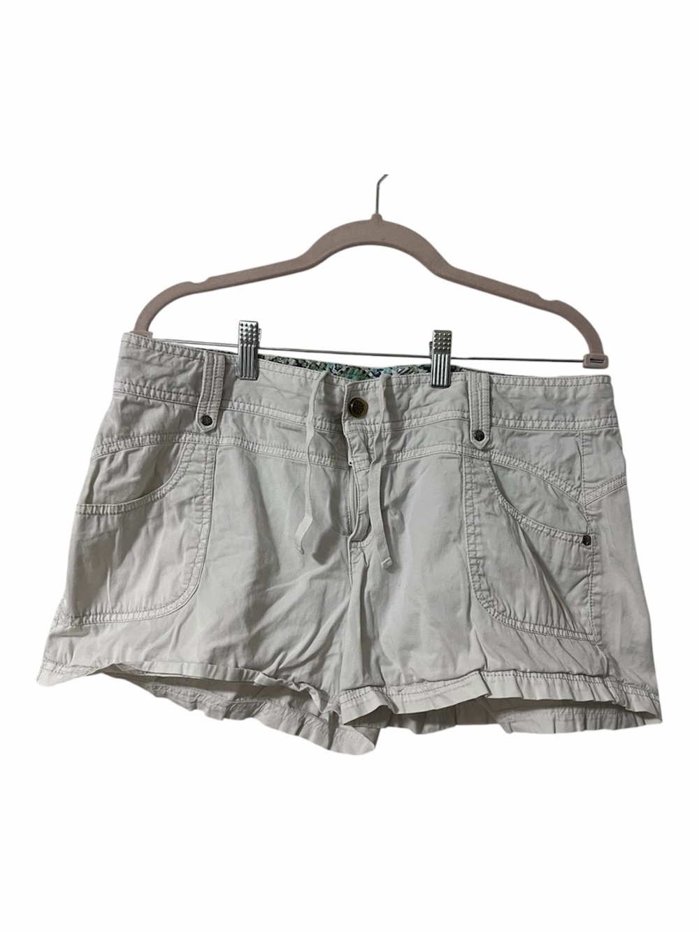 2000s Athelta Khanki Shorts Very Y2K Size 12 Chino Athletic Preppy Classic